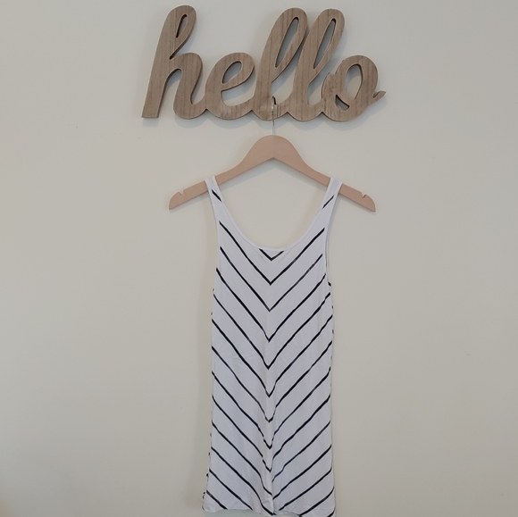 Basic Black/White Apt9 Tank (XS) - Picture 2 of 3